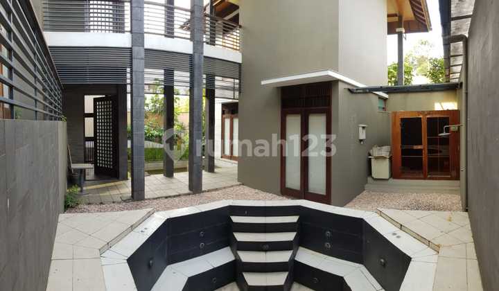 Rumah Mewah di Komplek Setra Duta Hegar 2