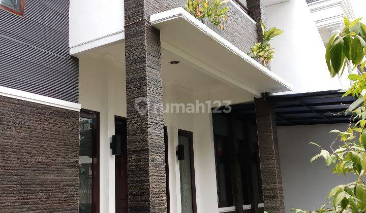 Rumah siap huni di kebayoran baru,lingkungan asri 1