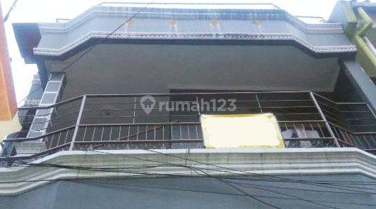 Rumah 3 Lantai di Jl. Salak Timur, Tanjung Duren Utara – Jakarta Barat 2