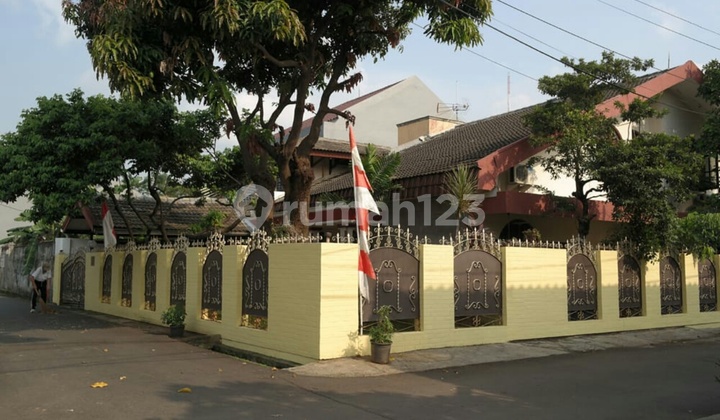 Rumah luas, strategis dan nurah di Jantung kota Jak Tim Rumah luas, strategis dan nurah di Jantung kota Jak Tim