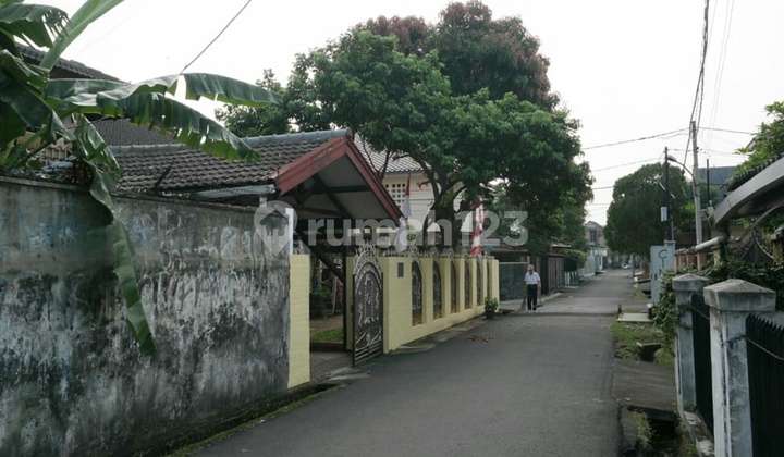 Spacious, strategic, and affordable house in the heart of East Jakarta 2