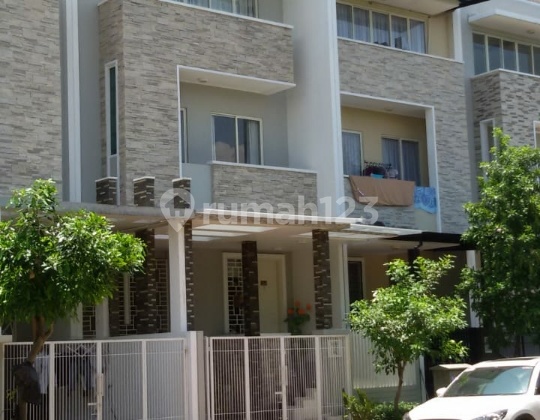 Rumah Volendam di pantai indah kapuk 1