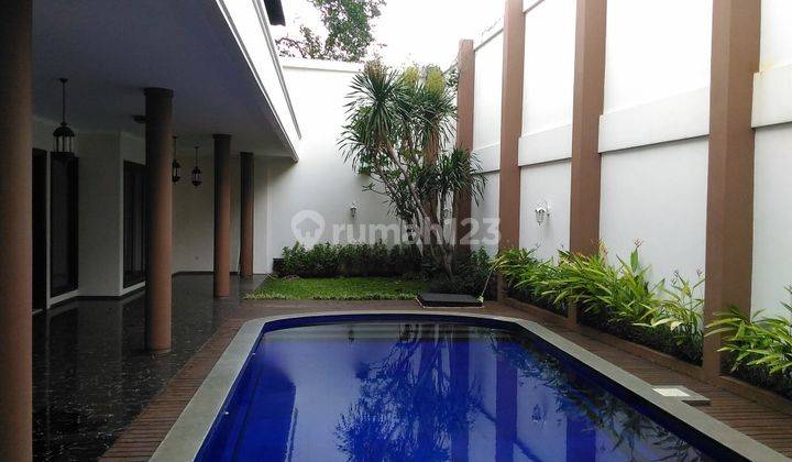 Modern, beautiful, and comfort house at Kemang, South Jakarta, is available now 2