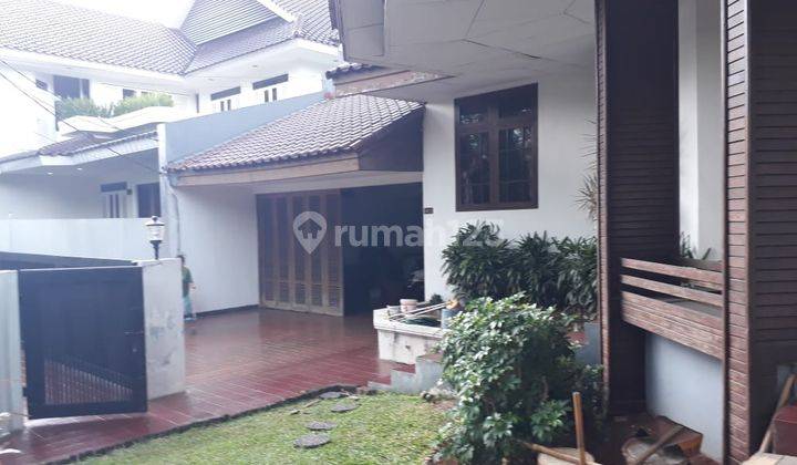 Bangunan rumah kokoh siap huni lingkungan asri Bintaro Sektor 1 2