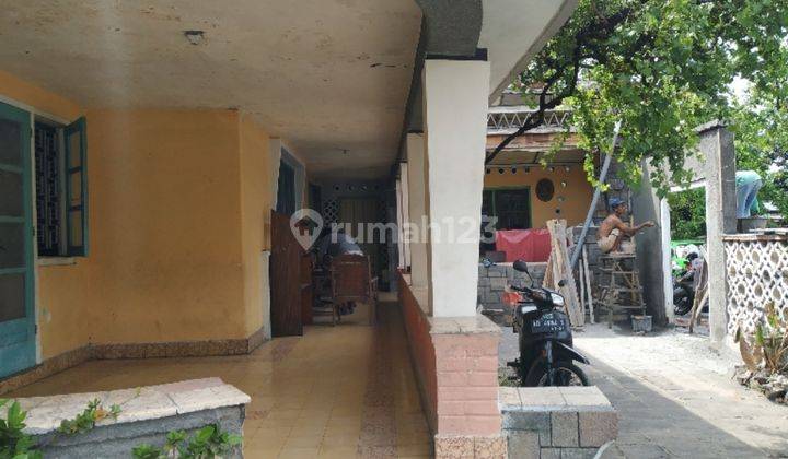 Rumah Klasik Lokasi Tengah Kota Solo Dekat Jalan Raya (ERAT) 2