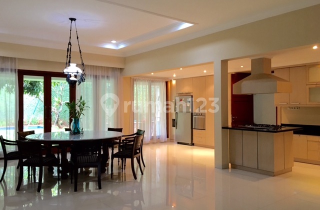 Nice House With Green Garden Near Hero Ajh04084 2