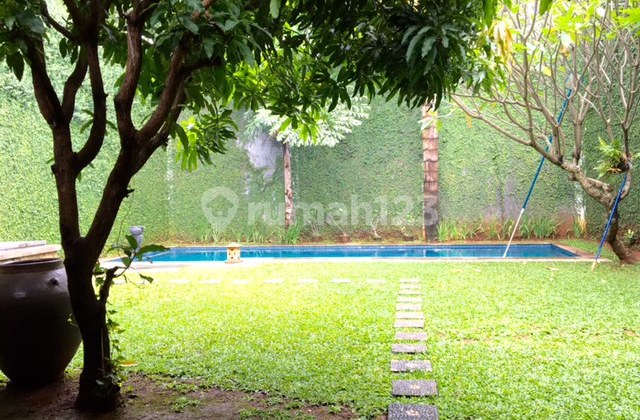 Nice House With Green Garden Near Hero Ajh04084