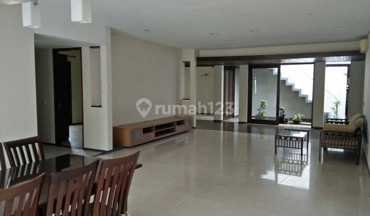 Big and beautiful house at Kebayoran Baru, South Jakarta, 10 minutes to SCBD 1