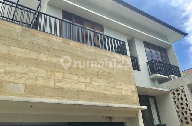 High Recommended Cilandak Barat House With Private Pool Ajh02008