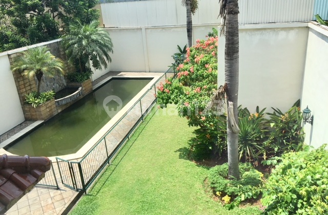 Nice 4 Bedrooms House In A Compound Ajh05031