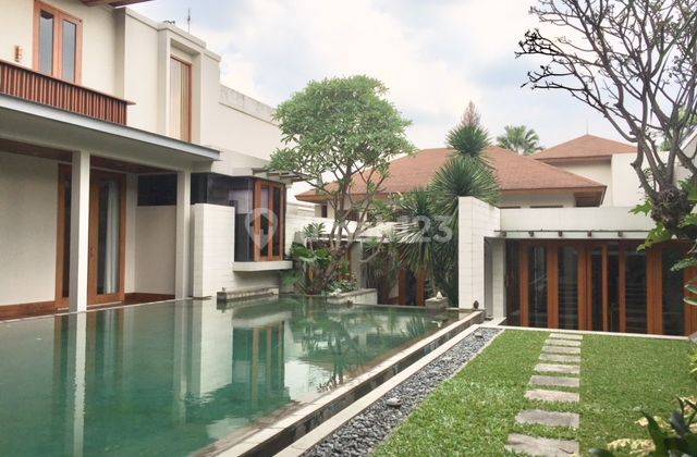 Amazing Tropical 4bedrooms In Kebayoran Baru Ajh07015 1