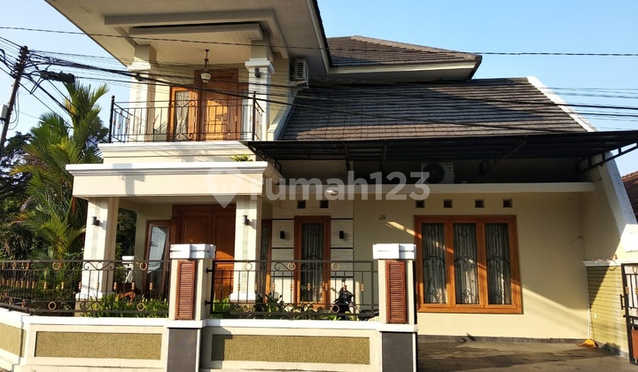 RUMAH MEWAH DAN MEGAH DI CONDONGCATUR  DEKAT KAMPUS UGM DAN KAMPUS  UII