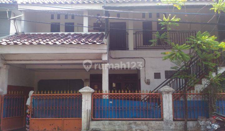 Rumah plus 8 kamar kost di depan Mall Gandaria city,  Jakarta Selatan 1