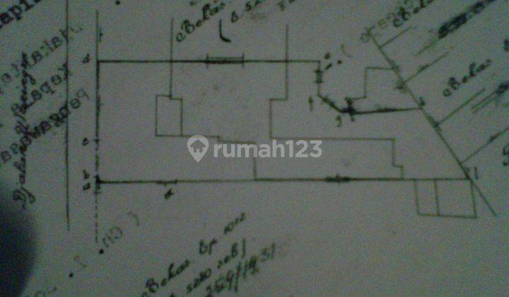 Rumah Lama masih kokoh di jl Yusuf A Menteng 1