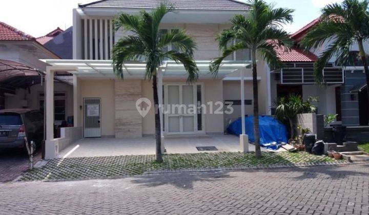 Rumah bagus sangat cantik siap huni di Villa Taman Telaga, Citraland, Surabaya 1