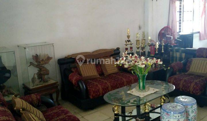 Rumah kolonial belanda di pusat kota 1