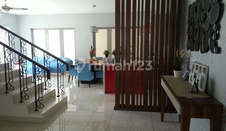Rumah Cantik di Rolling Hills Lippo Karawaci Tangerang