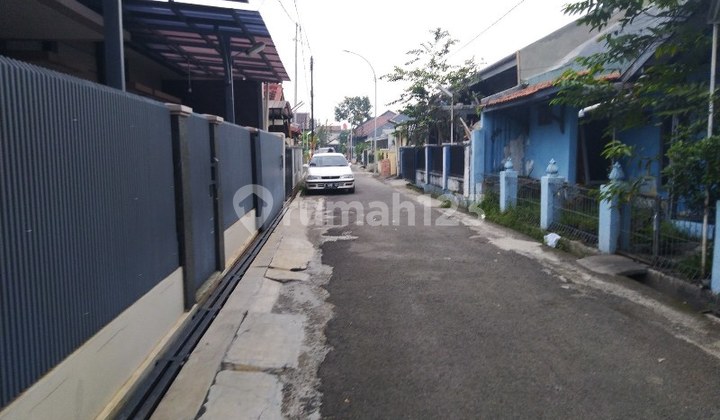 FAAAAAST......An elegant and well-maintained home in Saturnus Complex, Margahayu Raya, Bandung. 2