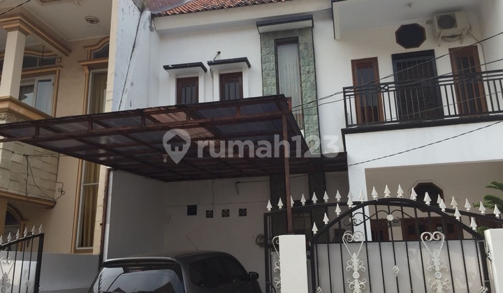 rumah cantik terawat di Palm resident jati waringin rumah cantik terawat di Palm resident jati waringin
