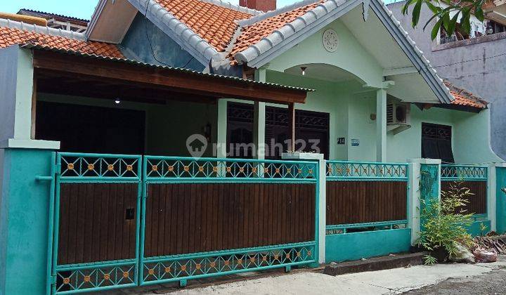 Comfortable house with a strategic location at Jimbaran 1