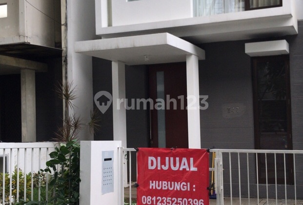 Rumah Cantik 2 lantai seperti baru lokasi strategis dekat meer Rumah Cantik 2 lantai seperti baru lokasi strategis dekat meer