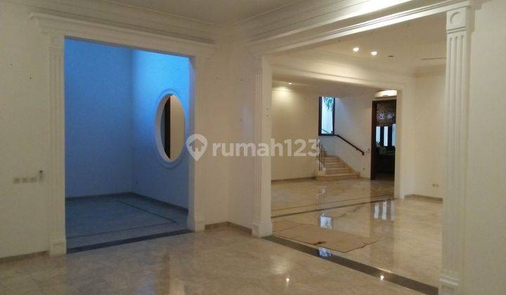 Big and beautiful house at Kebayoran Baru, South Jakarta, is available now 1