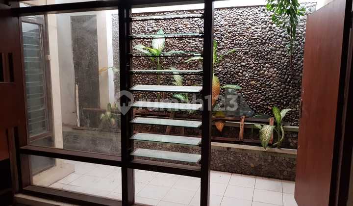 Dijual tengah kotaRumah Siap Tempati Di Jl. Erlangga Tengah Gg I , Semarang 2