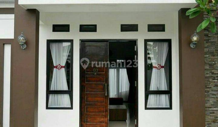 Rumah Cantik Konsep Villa Furnish Tengah Kota 2