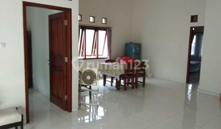 Ready-to-Live House in a Strategic Kadipiro Neighborhood 2