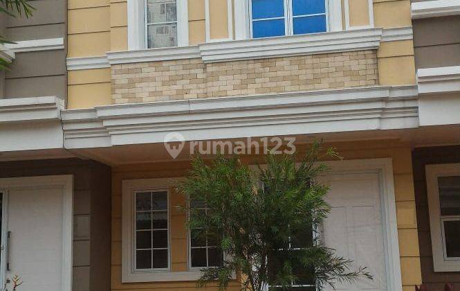 Rumah Brand New 2.5 lantai - siap huni. Lokasi super strategis 1