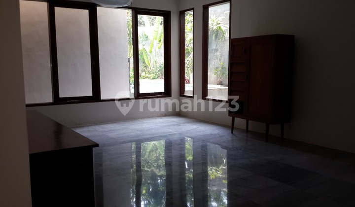 For Rent Elegant Modern Tropical House in Simprug Garden, South Jakarta 2