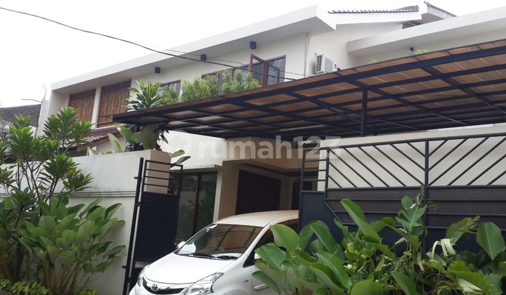 For Rent Elegant Modern Tropical House in Simprug Garden, South Jakarta For Rent Elegant Modern Tropical House in Simprug Garden, South Jakarta