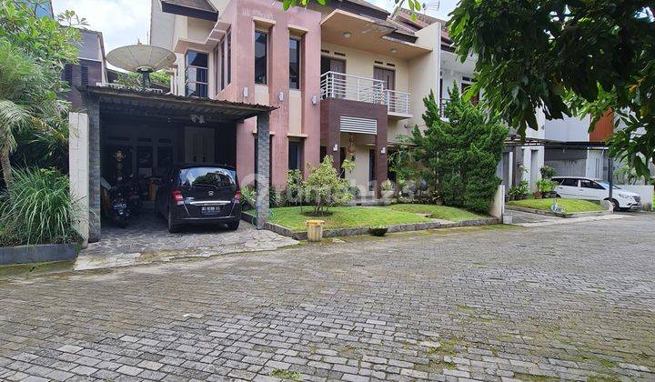 Rumah Mewah Lingkungan Cluster Elite Di Manahan Solo.. 2