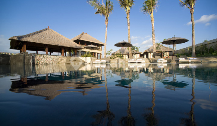 Properti Bebas Hak Milik Vila Mewah Tepi Pantai di Canggu Properti Bebas Hak Milik Vila Mewah Tepi Pantai di Canggu