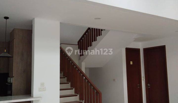 Rumah 3 Lantai ada Swimming pool di Montecarlo BSD City - WL 2