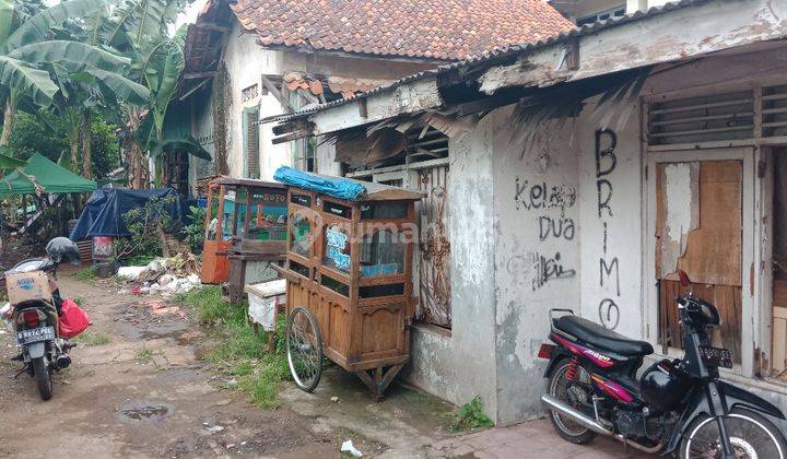 Rumah Menteng Hoek Murah Cilosari, LT 716m2, LB 300 m2 Kawasan Pemukiman Elit Menteng, Akses Jalan 3 Mobil, Dekat Cikini 2