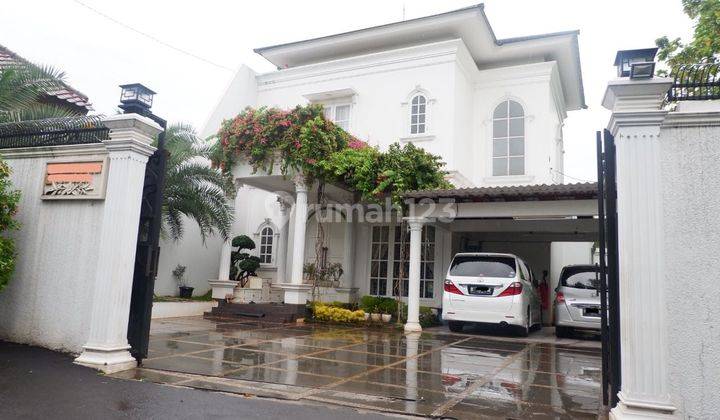 Rumah Bergaya Classic Modern 1