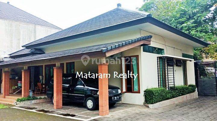 Rumah Sangat Mewah, Lokasi Premium Sayap Dago, Dekat Gedung Sate - Cocok Untuk Kantor/ Cafe/ Usaha Apa Saja 1