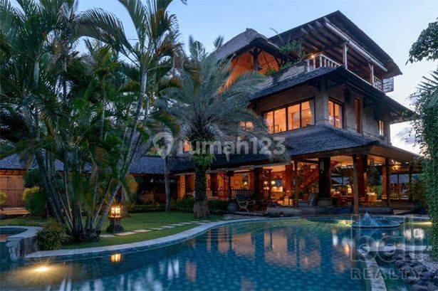 Traditional Style 3 Bed Villa Close To Seminyak Beach 1722 A 1