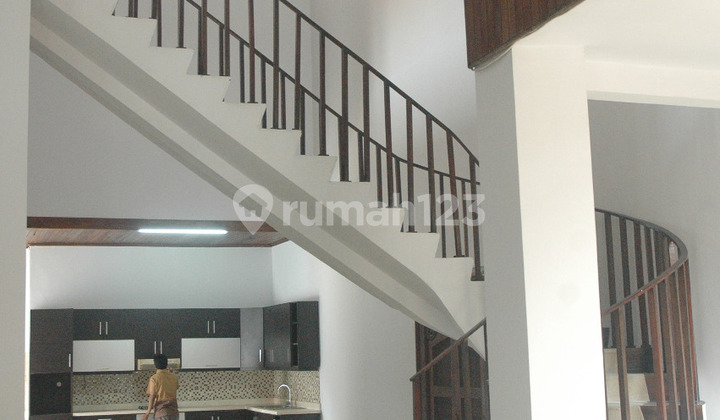 Rumah siap huni dekat Gandaria City 2