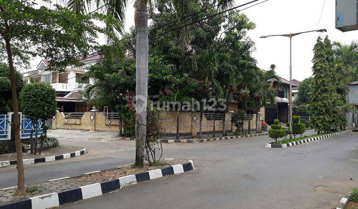 Rumah tinggal plus tempat usaha yang sedang berjalan - siap langsung huni 1