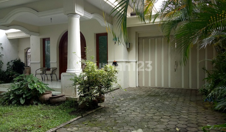 RUMAH KUNO BERSEJARAH SANGAT ISTIMEWA DITENGAH KOTA RUMAH KUNO BERSEJARAH SANGAT ISTIMEWA DITENGAH KOTA