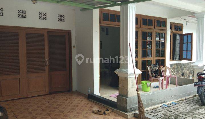 rumah hook 2 lantai luas dan nyaman utk keluarga 2