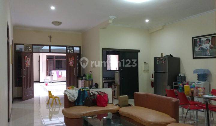 Rumah Kutisari Indah Utara Terawat dan siap huni !! 1