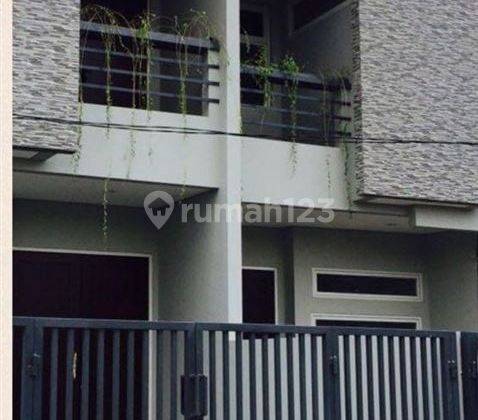 Rumah 2 1/2 Lantai di Duri Nirmala, Jakarta Barat 1