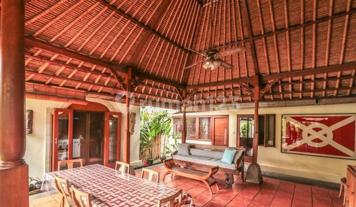 NICE VILLA IN SANUR 2