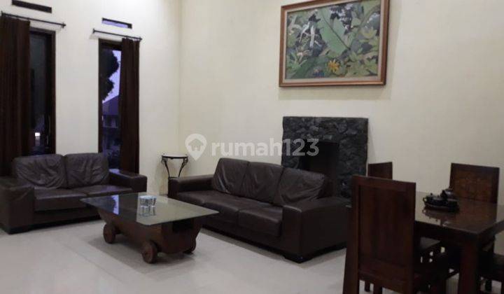 Dijual Villa 3 lantai di Villa Istana Bunga Lembang Bandung 2