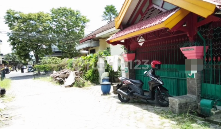 Rumah luas 200 dikelilingi byk rumah kost 2