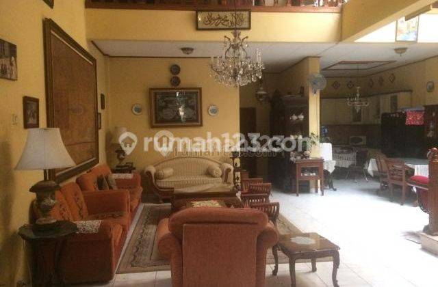 Rumah 3 Lantai Semi Furnished Bagus Shm - 7BR (T/B 257 M²/301 M²) 40M, Menteng, Jakarta Pusat 1