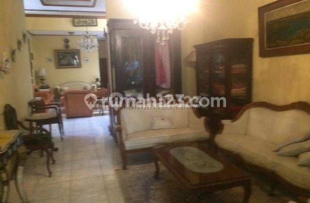 Rumah 3 Lantai Semi Furnished Bagus Shm - 7BR (T/B 257 M²/301 M²) 40M, Menteng, Jakarta Pusat 2